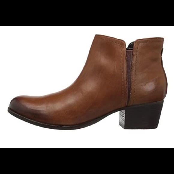 CLARKS ARTISAN COLLECTION MAYPEARL RAMIE LEATHER DARK TAN ANKLE BOOTIES NIB SZ 7 - Picture 2 of 8